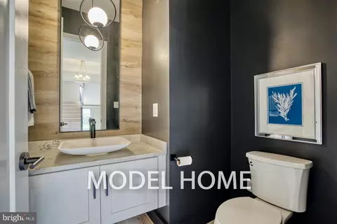 Entry Way - 6928 Girard St, Mclean, VA 22101 photo 20 of 44