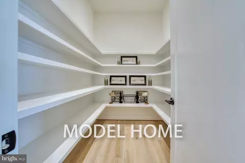 Entry Way - 6928 Girard St, Mclean, VA 22101 photo 11 of 44