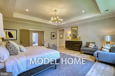 Entry Way - 6928 Girard St, Mclean, VA 22101 photo 24 of 44