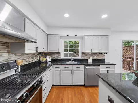 Kitchen - 8730 Stone Hill Pl, Springfield, VA 22153 photo 4 of 5