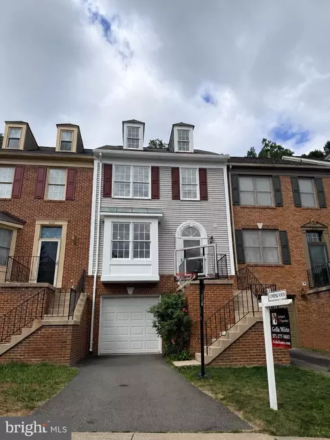 8730 Stone Hill Pl, Springfield, VA 22153