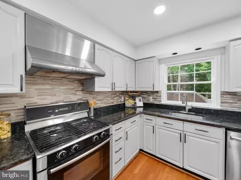 Kitchen - 8730 Stone Hill Pl, Springfield, VA 22153 photo 5 of 5