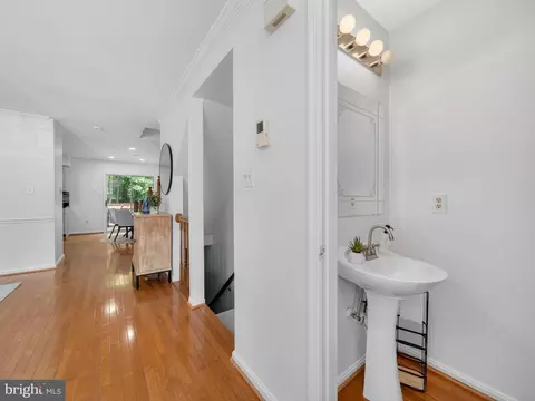 Entry Way - 8730 Stone Hill Pl, Springfield, VA 22153 photo 2 of 5