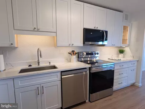 8340 Greensboro Dr #509, Mclean, VA 22102