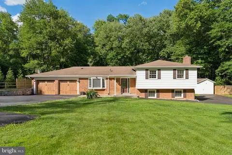 3219 Fox Mill Rd, Oakton, VA 22124