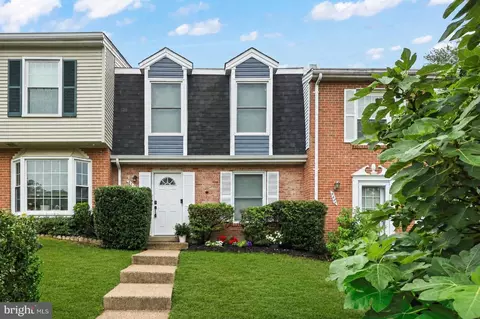 6426 Silver Ridge Cir, Alexandria, VA 22315