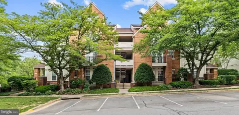 1367 Garden Wall Cir # C, Reston, VA 20194