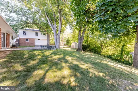 Exterior - 5825 Atteentee Rd, Springfield, VA 22150 photo 11 of 12