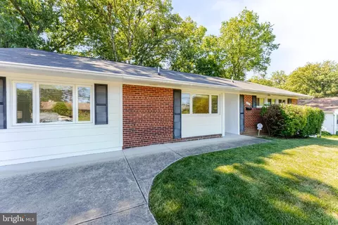 Exterior - 5825 Atteentee Rd, Springfield, VA 22150 photo 6 of 12