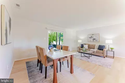 Dining - 5825 Atteentee Rd, Springfield, VA 22150 photo 3 of 3