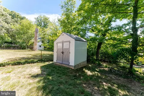 Exterior - 5825 Atteentee Rd, Springfield, VA 22150 photo 3 of 12