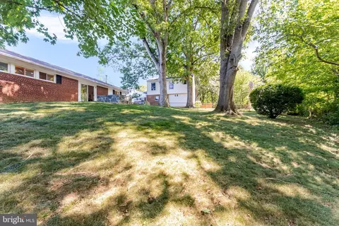 Exterior - 5825 Atteentee Rd, Springfield, VA 22150 photo 10 of 12