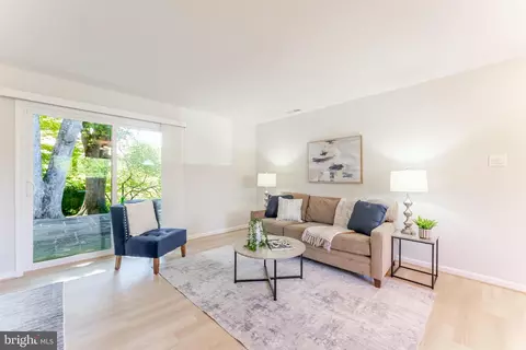 Living - 5825 Atteentee Rd, Springfield, VA 22150 photo 3 of 3