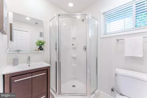 Bath - 5825 Atteentee Rd, Springfield, VA 22150 photo 1 of 2