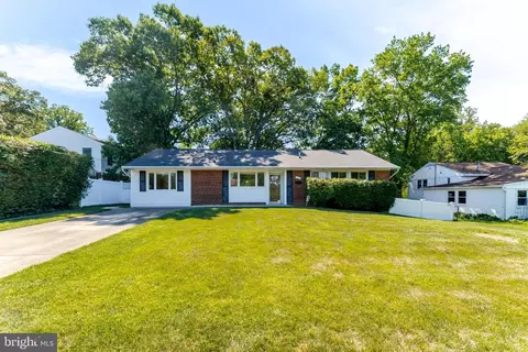 Exterior - 5825 Atteentee Rd, Springfield, VA 22150 photo 5 of 12