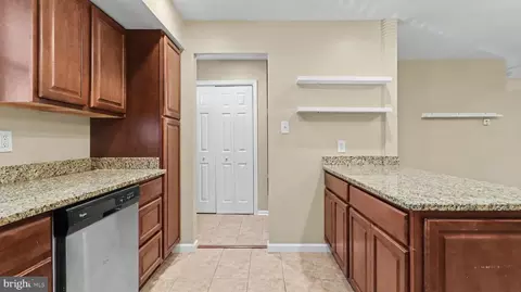 Entry Way - 6629 Burlington Pl, Springfield, VA 22152 photo 4 of 11
