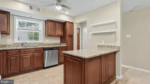 Entry Way - 6629 Burlington Pl, Springfield, VA 22152 photo 3 of 11