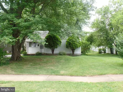 1908 Gilson St, Falls Church, VA 22043