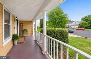 Exterior - 3507 Stringfellow Ct, Fairfax, VA 22033 photo 4 of 7
