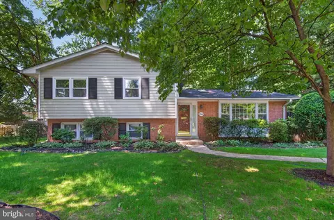 2542 Hillsman St, Falls Church, VA 22043