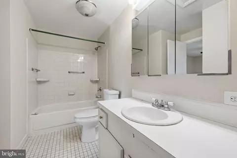 Bath - 6119 Windward Dr, Burke, VA 22015 photo 1 of 2