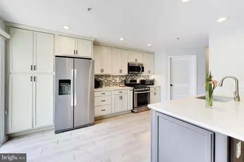 11830 Breton Ct #23B, Reston, VA 20191