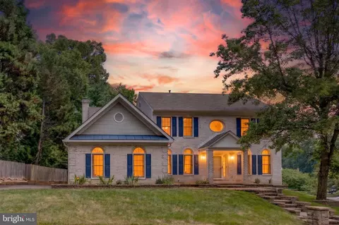 9622 Maury Rd, Fairfax, VA 22032