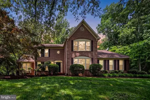 3272 History Dr, Oakton, VA 22124