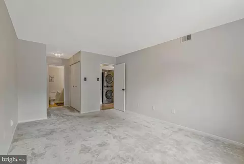 Bedroom - 1663 Parkcrest Cir #200, Reston, VA 20190 photo 1 of 4