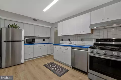 Kitchen - 1663 Parkcrest Cir #200, Reston, VA 20190 photo 1 of 2