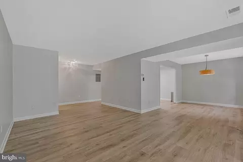 Living - 1663 Parkcrest Cir #200, Reston, VA 20190 photo 4 of 5