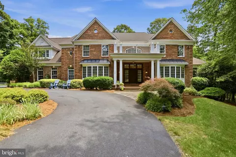 3703 Waples Crest Ct, Oakton, VA 22124