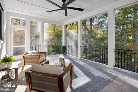 Exterior - 7126 Thrasher Rd, Mclean, VA 22101 photo 2 of 2