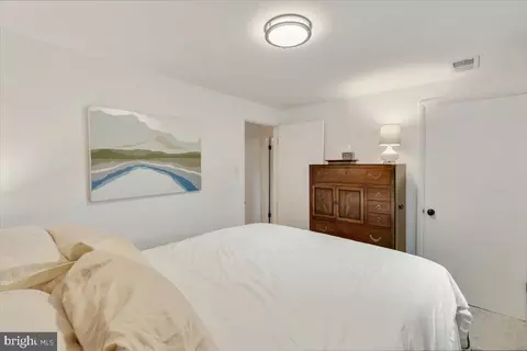 Bedroom - 6225 Kellogg Dr, Mclean, VA 22101 photo 6 of 8
