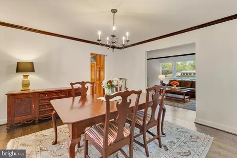 Dining - 6225 Kellogg Dr, Mclean, VA 22101 photo 3 of 3