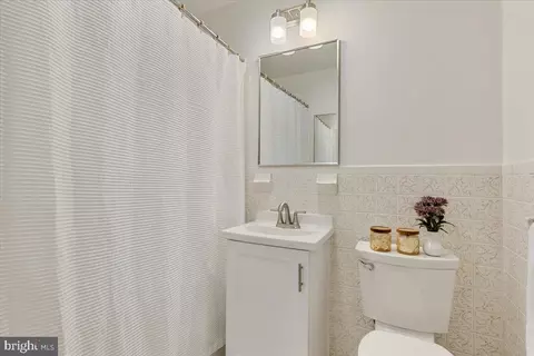 Bath - 6225 Kellogg Dr, Mclean, VA 22101 photo 1 of 3