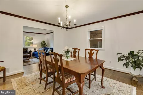 Dining - 6225 Kellogg Dr, Mclean, VA 22101 photo 2 of 3