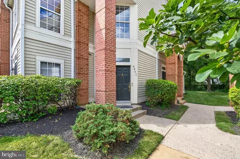 6862 Brindle Heath Way #202, Alexandria, VA 22315