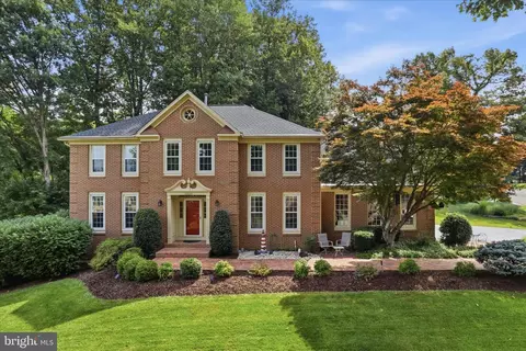 10820 Fieldwood Dr, Fairfax, VA 22030