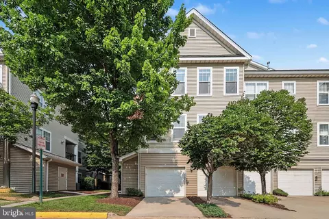 5148 Brittney Elyse Cir #T, Centreville, VA 20120