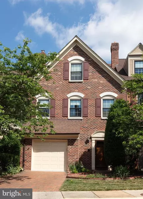 6304 Chaucer View Cir, Alexandria, VA 22304