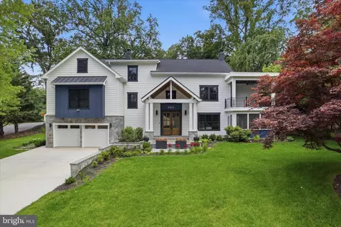 Exterior - 5921 Chesterbrook Rd, Mclean, VA 22101 photo 3 of 15