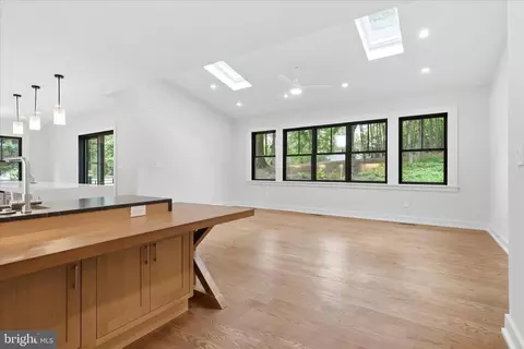 Living - 5921 Chesterbrook Rd, Mclean, VA 22101 photo 8 of 9