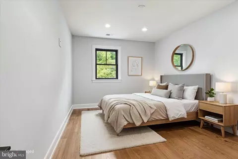 Bedroom - 5921 Chesterbrook Rd, Mclean, VA 22101 photo 6 of 12