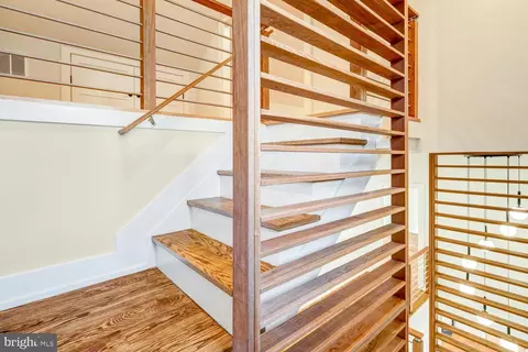 Entry Way - 5921 Chesterbrook Rd, Mclean, VA 22101 photo 13 of 20