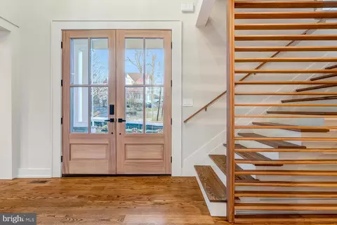 Entry Way - 5921 Chesterbrook Rd, Mclean, VA 22101 photo 1 of 20