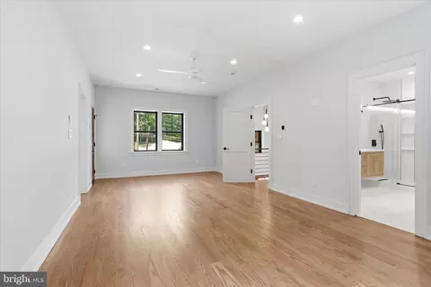 Bedroom - 5921 Chesterbrook Rd, Mclean, VA 22101 photo 3 of 12
