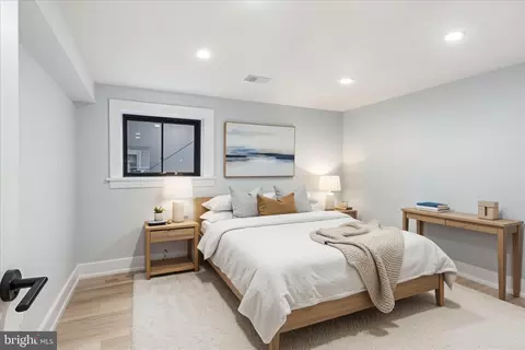 Bedroom - 5921 Chesterbrook Rd, Mclean, VA 22101 photo 12 of 12