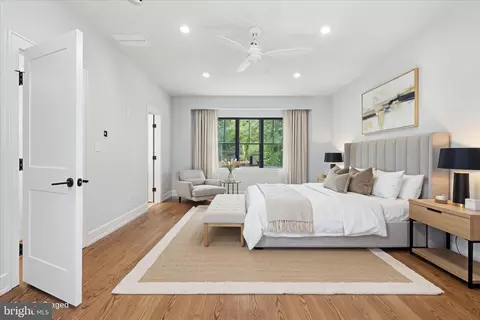 Bedroom - 5921 Chesterbrook Rd, Mclean, VA 22101 photo 1 of 12