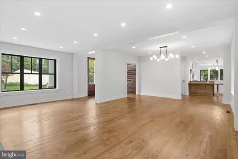 Living - 5921 Chesterbrook Rd, Mclean, VA 22101 photo 5 of 9